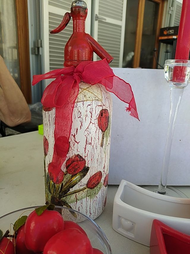 Set decorativo blanco y rojo