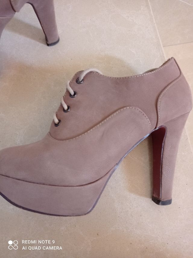 zapatos de cordones con tacon