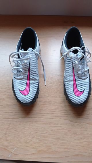 Nike Phantom suela turf (césped artificial) 42 de segunda mano por 49 EUR  en Barcelona en WALLAPOP
