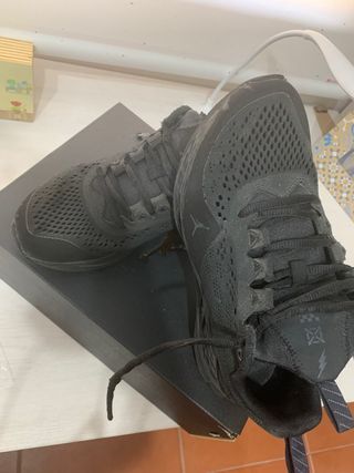 Zapatillas Jordan Nike 37,5 de segunda mano por 24 EUR en Esquivias en  WALLAPOP