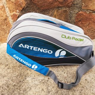 Bolsa Artengo para pádel de segunda mano por 20 EUR en Oliva en WALLAPOP