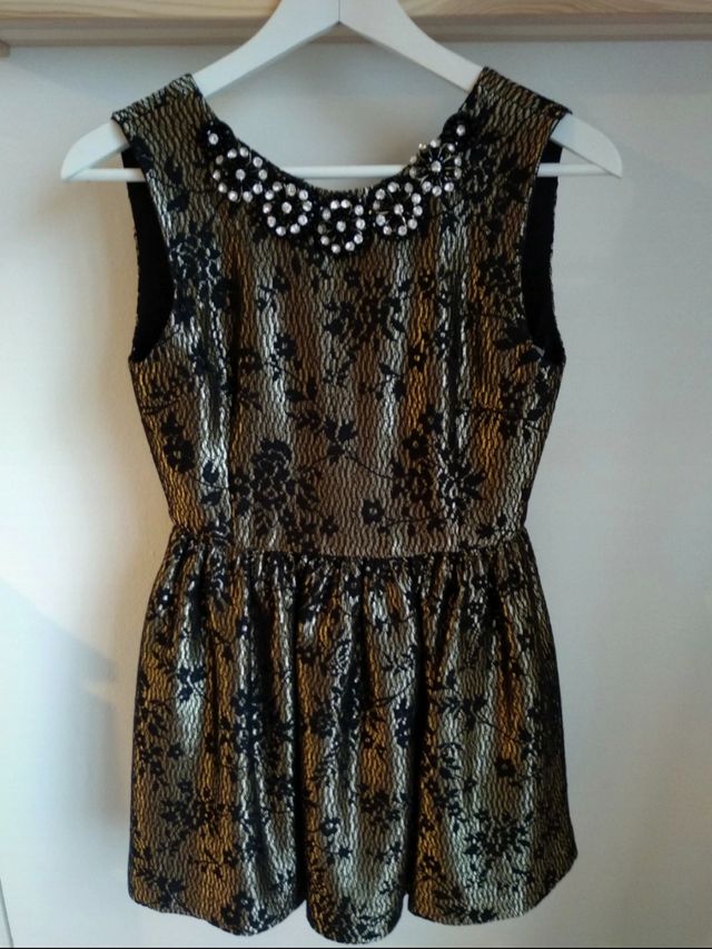 Vestido de fiesta cuello joya