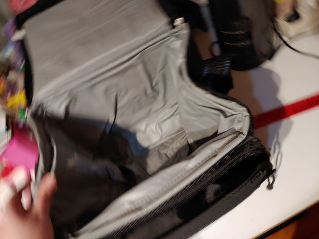 Bolsa nevera con altavoces incorporados