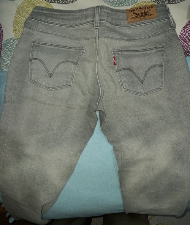 Vaquero Levi's 571 mujer