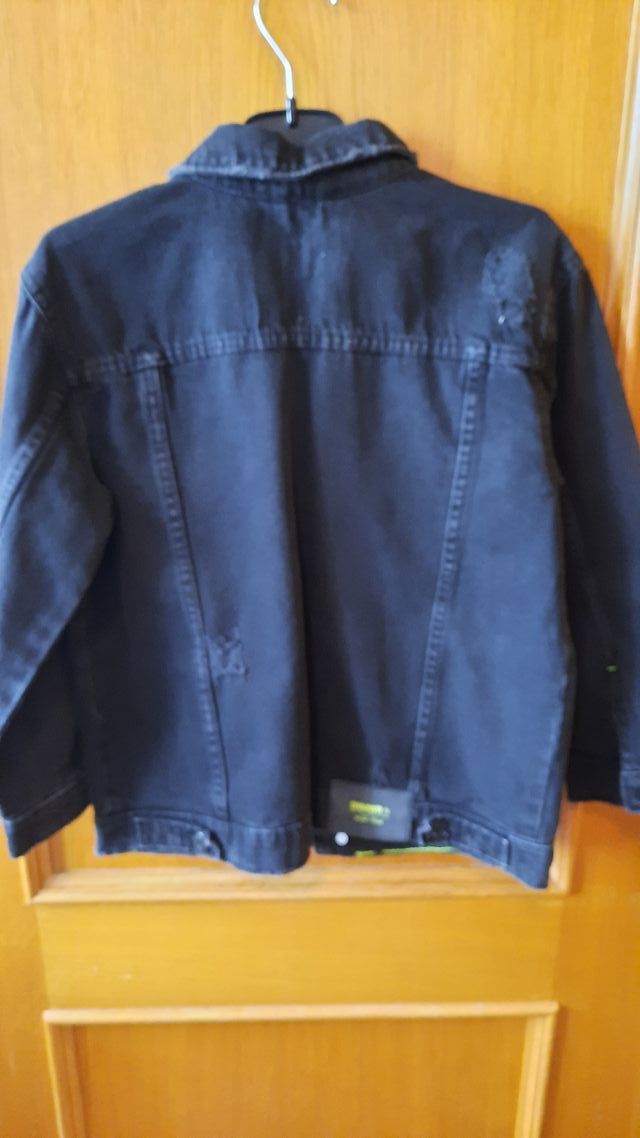Cazadora vaquera Zara para niño. Talla 8 años.