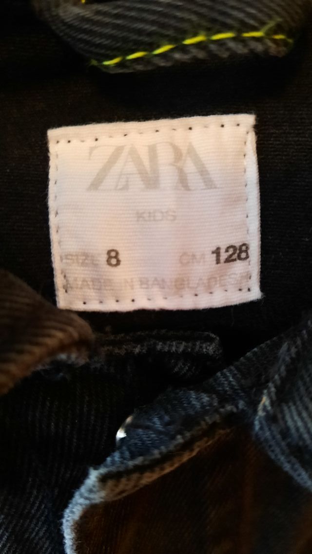 Cazadora vaquera Zara para niño. Talla 8 años.