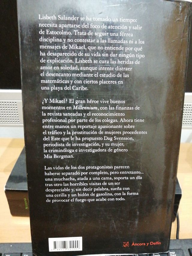 La chica que soñaba con una cerilla y un bidón de