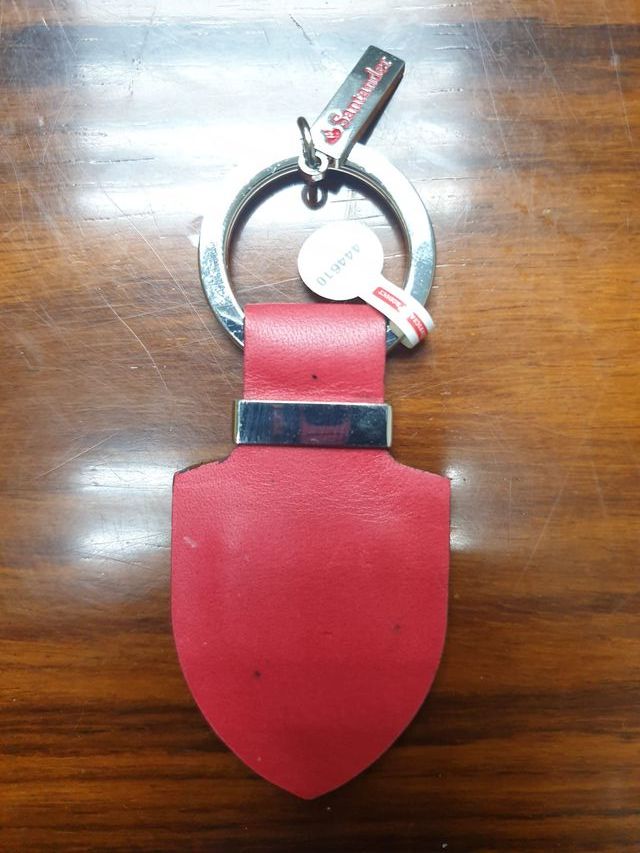 LLAVERO FERRARI SANTANDER - ALONSO COLECCIONISTA