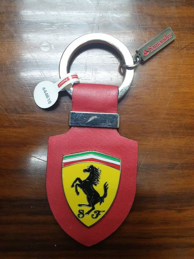 LLAVERO FERRARI SANTANDER - ALONSO COLECCIONISTA