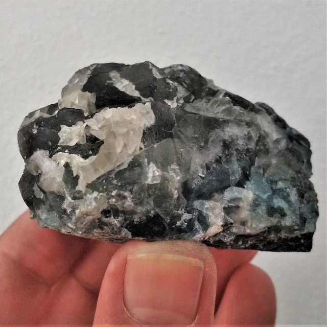 MINERAL NATURAL FLUORITA CRISTALES 252g MÁS REGALO