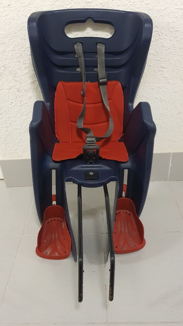 Vendo silla de niños para bicicleta.