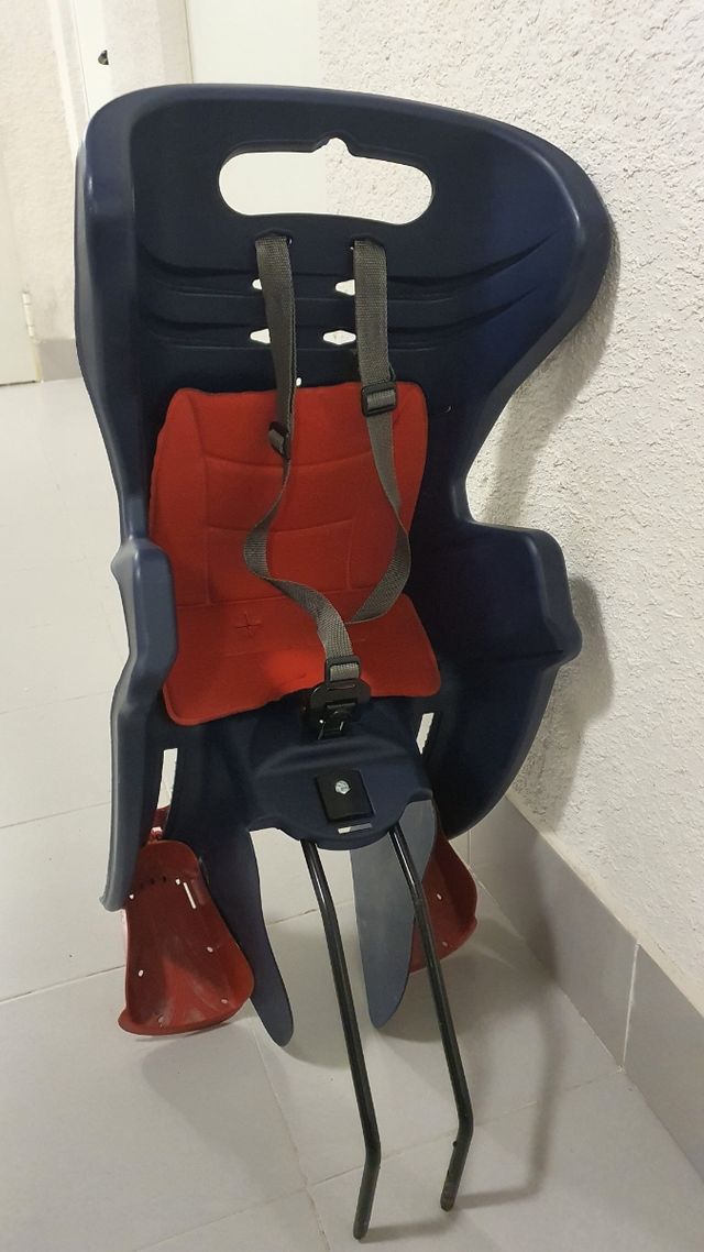 Vendo silla de niños para bicicleta.