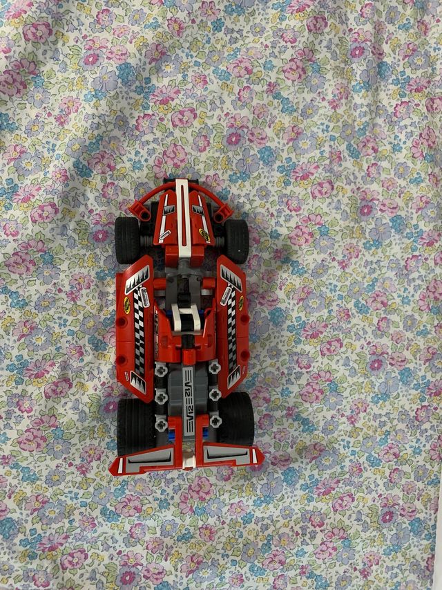 Coche deportivo de carreras de LEGO