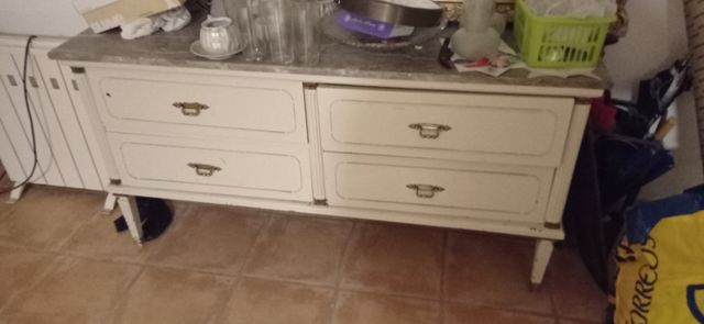 Mueble caoba vintage  , cómoda o para televisor