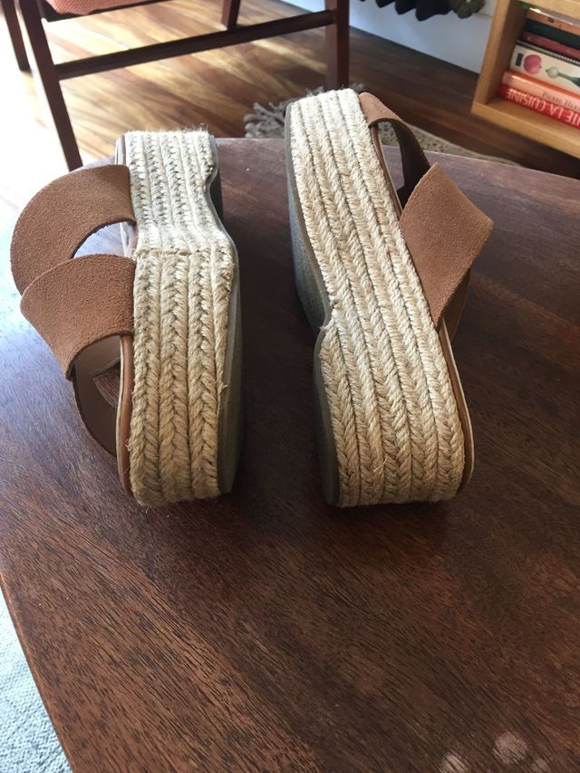 Cuñas con plataforma de piel