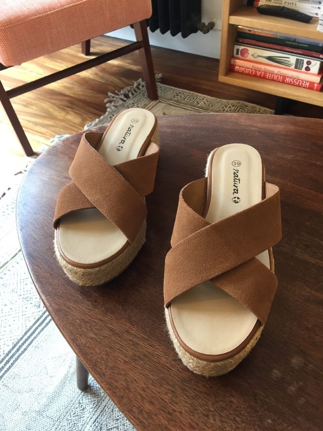 Cuñas con plataforma de piel