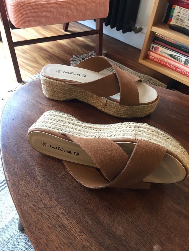 Cuñas con plataforma de piel