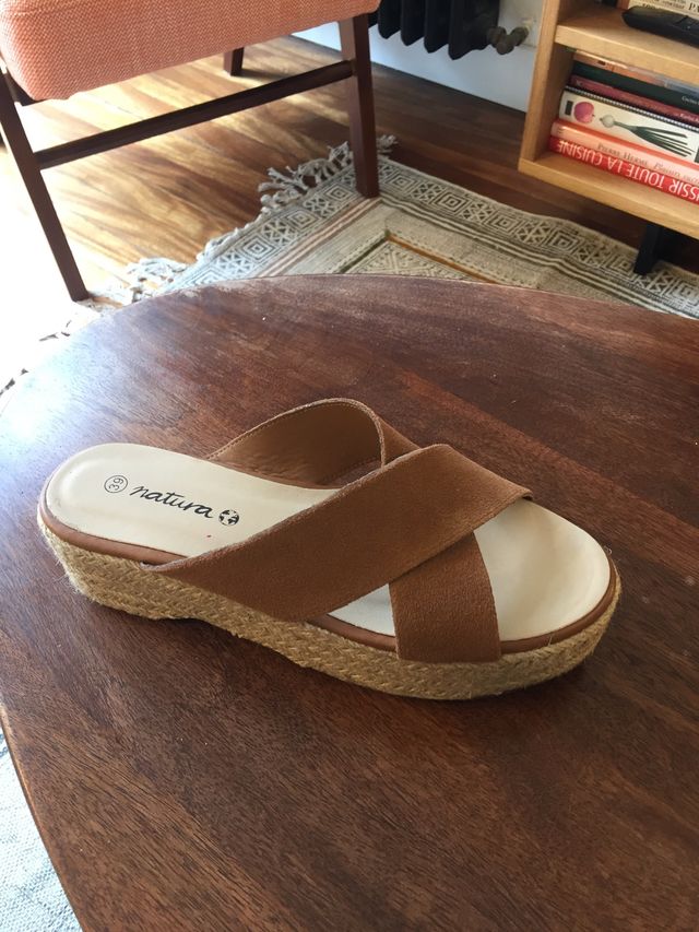 Cuñas con plataforma de piel