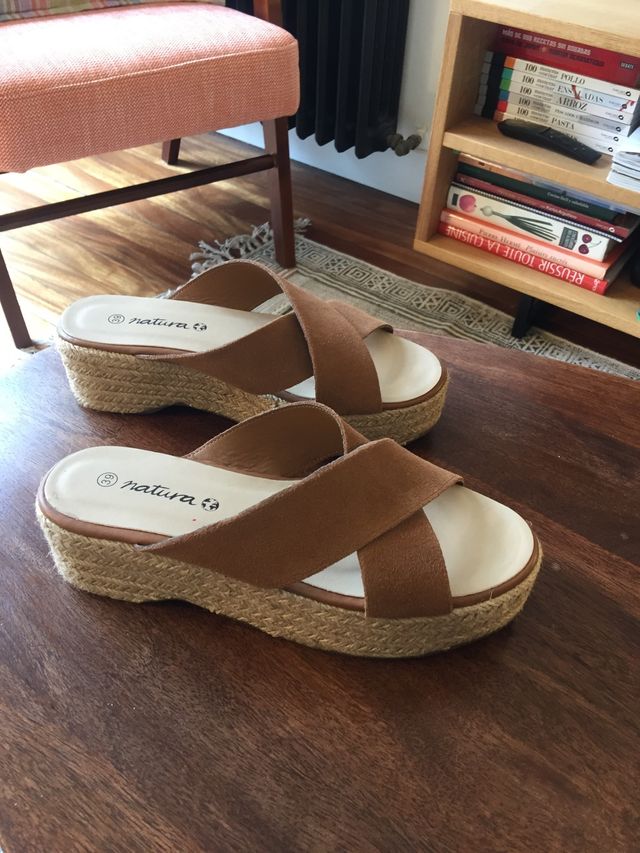 Cuñas con plataforma de piel