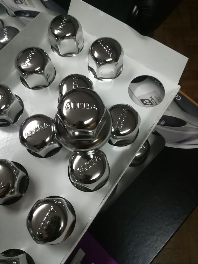 TAPONES TUERCAS ALCOA