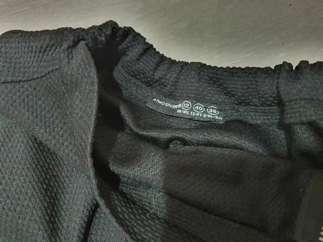 Falda de mujer negra