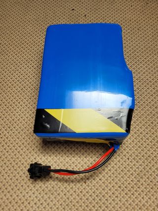 Bateria citycoco 60v\\/30ah de segunda mano por 360 EUR en Carboneras en  WALLAPOP