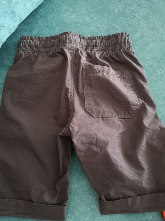 pantalón corto Bermudas 8 años gris y naranja