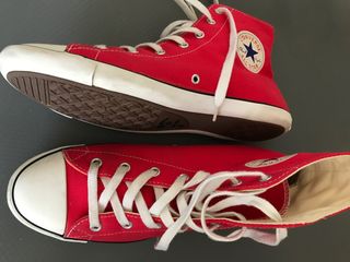 TENIS CONVERSE TIPO BOTA ALL STAR de segunda mano por 24 EUR en Aguadulce  en WALLAPOP