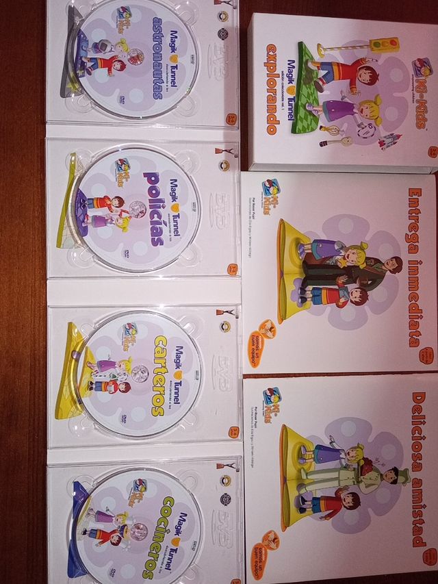 Libros y DVD Ki-kids.  Bilingüe inglés