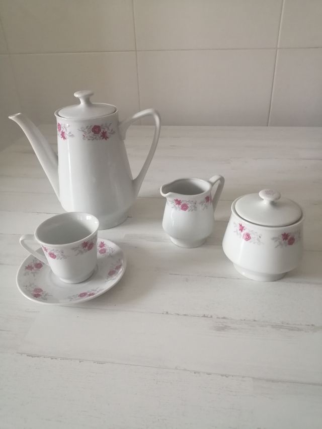 Juego de café de 6 tácitas. Sin estrenar