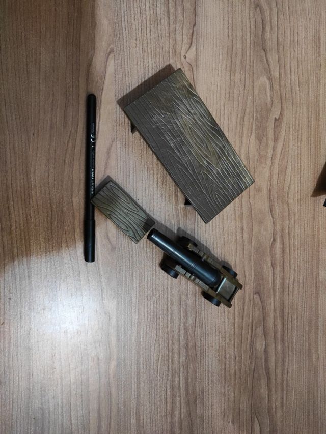 cañón, mesa y banco