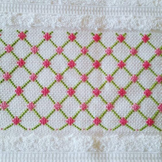 Hago Toallas con encaje y bordados