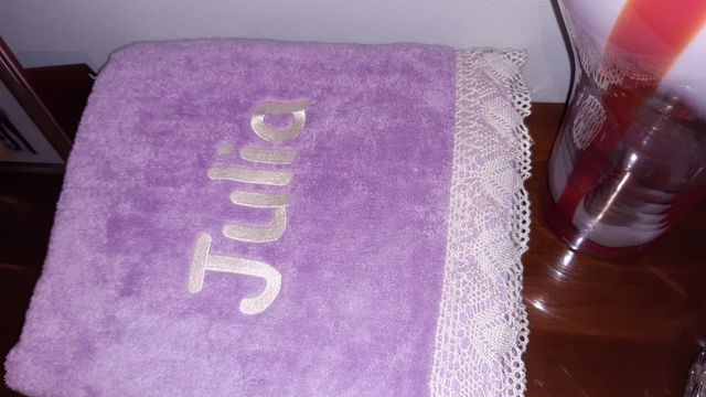 Hago Toallas con encaje y bordados