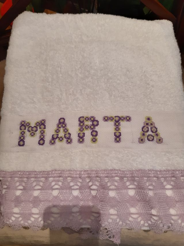 Hago Toallas con encaje y bordados