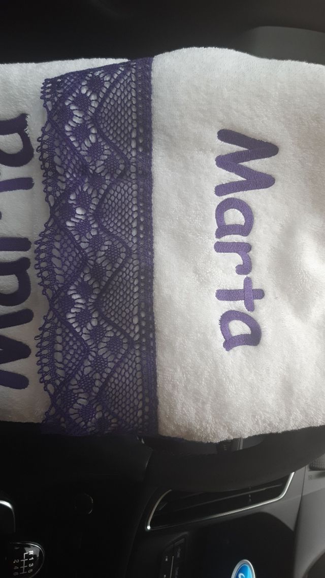 Hago Toallas con encaje y bordados
