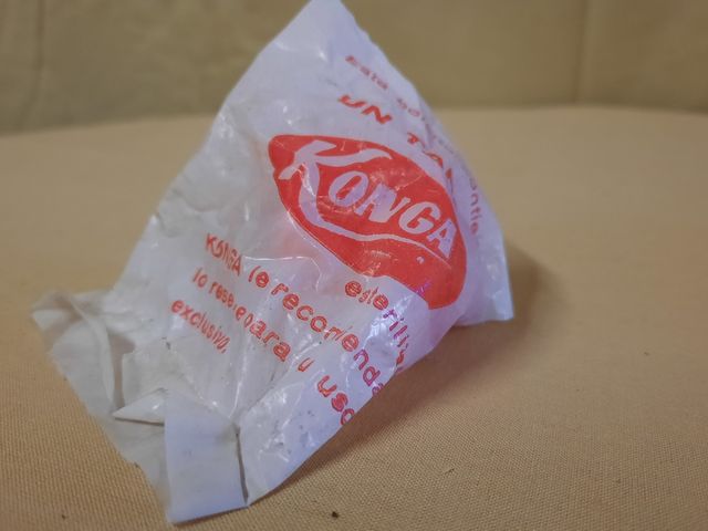 2 ANTIGUO TAPON KONGA NUEVO,ROJO DE ROSCA.VINTAGE