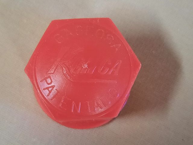 2 ANTIGUO TAPON KONGA NUEVO,ROJO DE ROSCA.VINTAGE