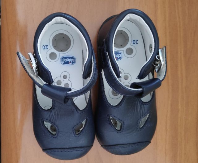 Zapatos Chicco talla 20 azules