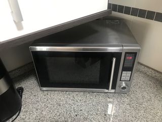 Microondas 30 Litros 1000W Lacor 69330 de segunda mano por 110 EUR en  Valencia en WALLAPOP