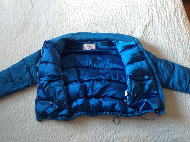 abrigo color azul de pull&bear