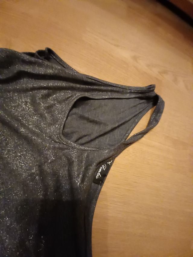 Camiseta con una manga