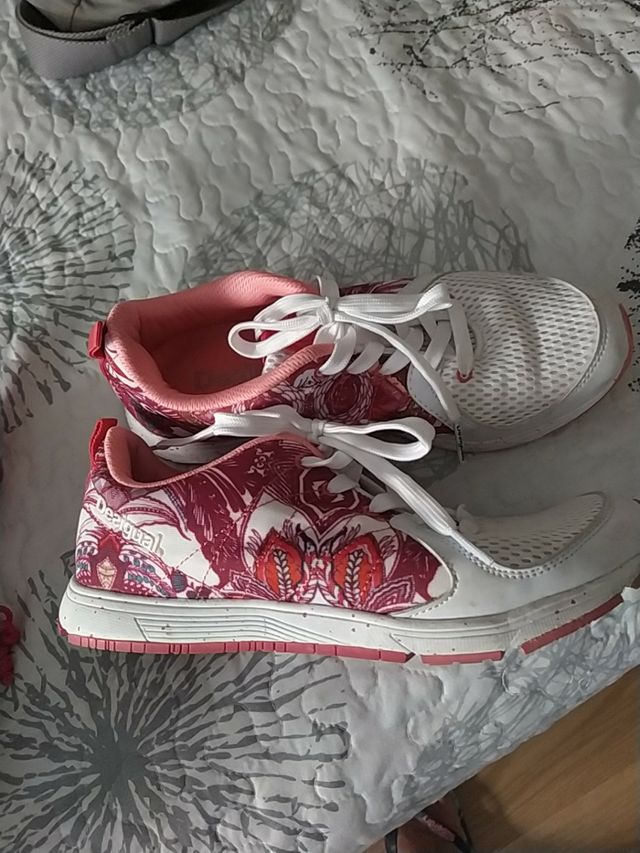 Bambas y bolso desigual