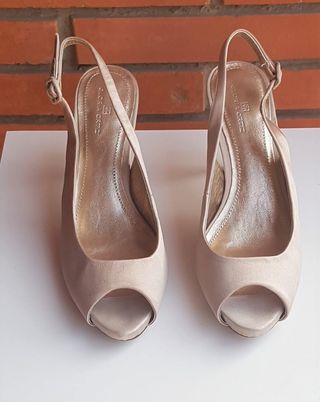 Sandalias de fiesta, Gloria Ortiz de segunda mano por 15 EUR en Barcelona  en WALLAPOP