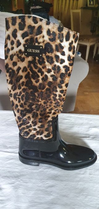 Botas de agua Guess de segunda mano en WALLAPOP