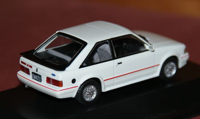 FORD ESCORT 1.8 XR3 1992 ESCALA 1:43 DE SALVAT EN 