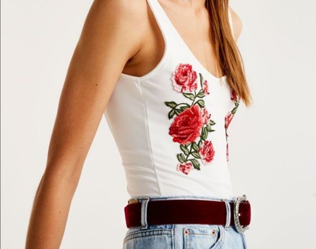 Body Escote en Espalda Pull&Bear. Talla S