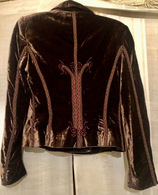 Chaqueta Terciopelo. Bordada.ZARA