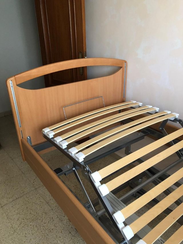 Cama articulada motorizada
