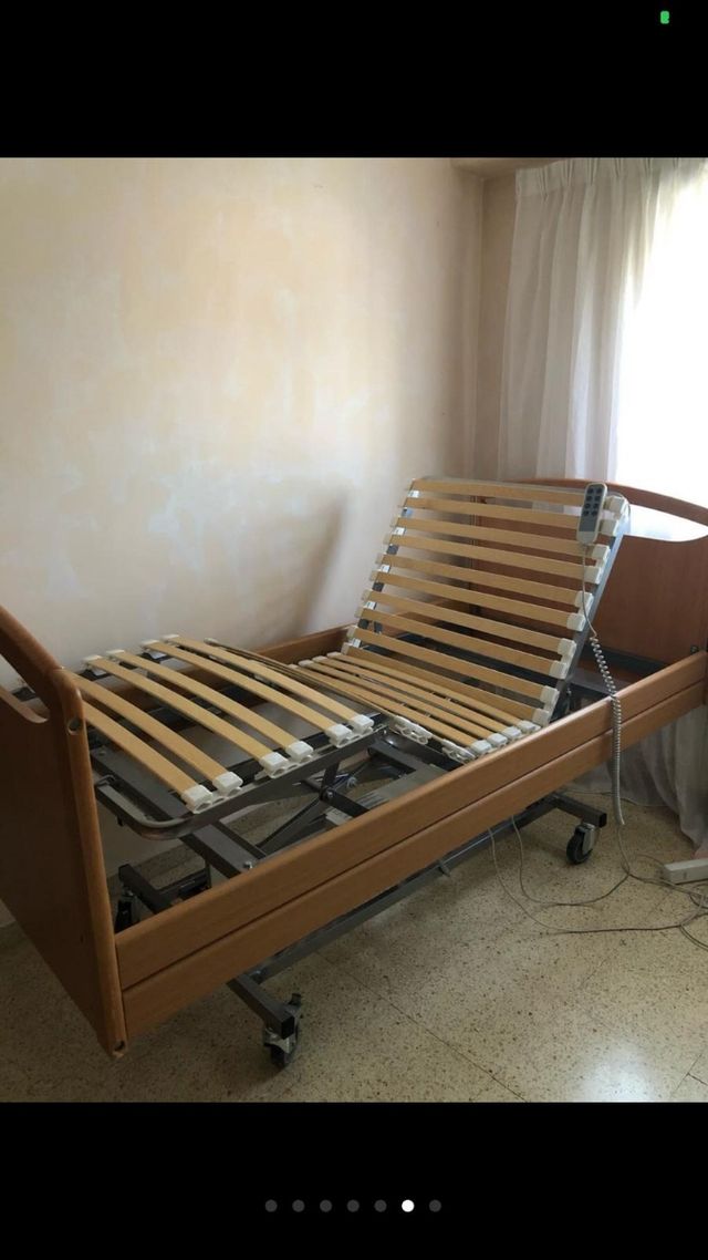 Cama articulada motorizada