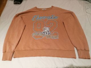Sudadera Clockhouse de segunda mano por 3 EUR en Vitoria-Gasteiz en WALLAPOP